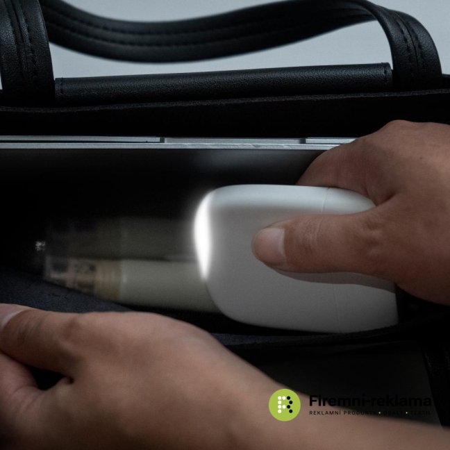Reklamní powerbanka Xoopar ICE P 5 000 mAh s LED podsvícením, bílá barva, vhodná jako firemní dárek, promo předmět nebo eventový produkt