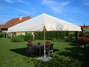 Slunečníky pro hospody, restaurace a hotely