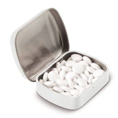 Bonbóny v kovové hranaté krabičce