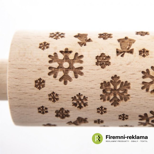 Embossed rolling pin for dough flakes