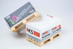 Block on a palette with print